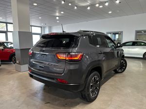 Jeep Compass 1.3PHEV 240CV 4XE TRAILHAWK - Foto 6