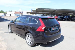 Volvo V60 D2 Momentum Aut. - Foto 3