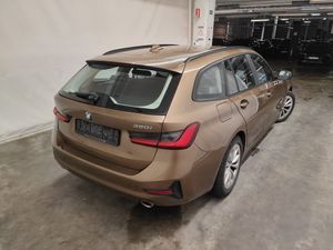 BMW Serie 3 320I 190CV AUTO FAMILIAR - Foto 3