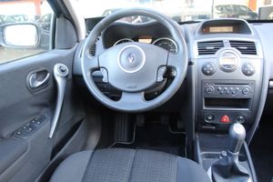 Renault Megane II Familiar 1.6 i 111 cv - Foto 11