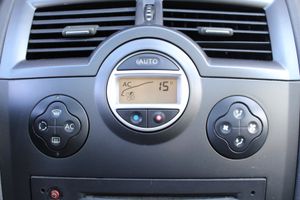 Renault Megane II Familiar 1.6 i 111 cv - Foto 17