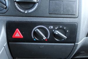 Volkswagen Multivan 2.5 TDI 130CV - Foto 19