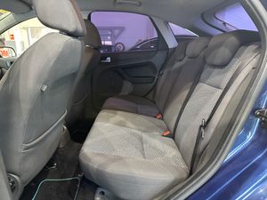 Ford Focus Berlina Ambiente 1.6 TDCi 90cv - Foto 10