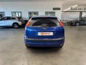 Ford Focus Berlina Ambiente 1.6 TDCi 90cv - Foto 6