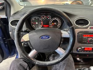 Ford Focus Berlina Ambiente 1.6 TDCi 90cv - Foto 12