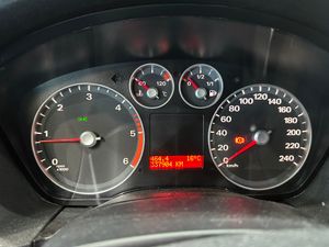 Ford Focus Berlina Ambiente 1.6 TDCi 90cv - Foto 13