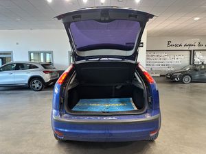 Ford Focus Berlina Ambiente 1.6 TDCi 90cv - Foto 8