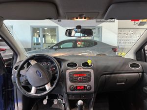 Ford Focus Berlina Ambiente 1.6 TDCi 90cv - Foto 11