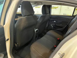 Peugeot 308 5P Active Pack BlueHDi 130 S&S EAT8 - Foto 12