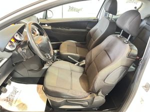 Peugeot 207 ACTIVE 1.6 HDI 92 FAP - Foto 8