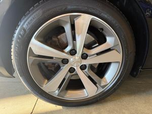Peugeot 308 5p Allure 2.0 BlueHDi 150 SE PUEDE VER Y PROBAR EN SENRA SPORT (PEUGEOT) DUMBRIA - Foto 4
