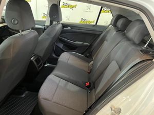 Volkswagen Golf 2.0 TDI 85kW (115CV) - Foto 8