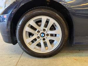 BMW Serie 3 318d - Foto 19