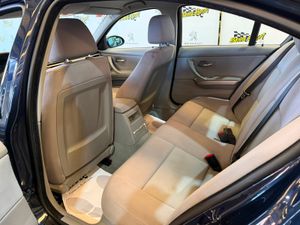 BMW Serie 3 318d - Foto 11