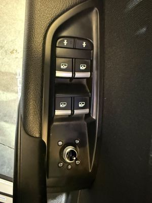 Volkswagen Tiguan R-Line 2.0 TDI 110kW (150CV) DSG - Foto 25