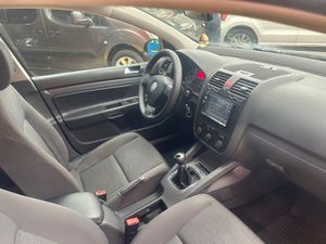 Volkswagen Golf 1.6 I   - Foto 20