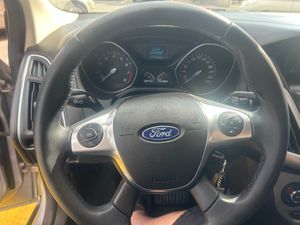 Ford Focus 1.6 I AUT   - Foto 9