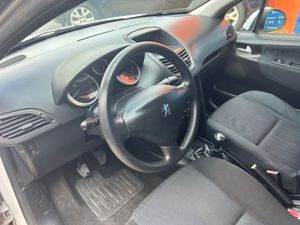 Peugeot 207 1.4 HDI   - Foto 10