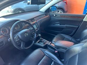 Skoda Superb 2.0 TDI   - Foto 12