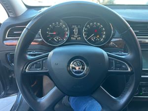 Skoda Superb 2.0 TDI   - Foto 9