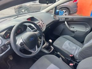 Ford Fiesta 1.3 I   - Foto 11