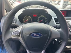 Ford Fiesta 1.3 I   - Foto 9