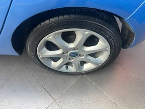 Ford Fiesta 1.3 I   - Foto 18