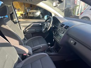 Volkswagen Touran 1.6 TDI   - Foto 23