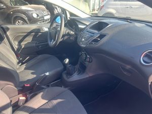 Ford Fiesta 1.2 i   - Foto 21