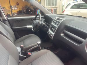 Kia Sportage 2.0 CRDI   - Foto 22