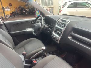 Kia Sportage 2.0 CRDI   - Foto 21