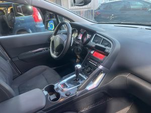 Peugeot 3008 1.6 HDI   - Foto 21