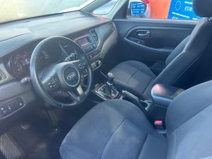 Kia Carens 1.7 CRDI   - Foto 6