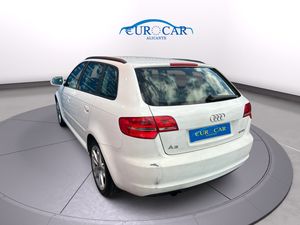 Audi A3 Attraction 1.6 TDI  - Foto 5