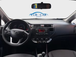 Kia Rio 1.3 I  - Foto 8