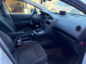 Peugeot 5008 5008 Access 1.6 HDi 110 7 plazas  - Foto 32