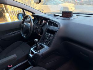 Peugeot 5008 5008 Access 1.6 HDi 110 7 plazas  - Foto 28