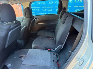 Peugeot 5008 5008 Access 1.6 HDi 110 7 plazas  - Foto 25