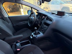 Peugeot 5008 5008 Access 1.6 HDi 110 7 plazas  - Foto 30