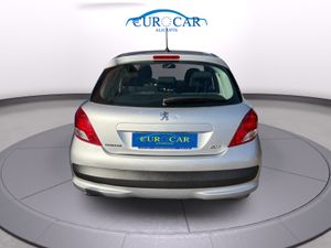 Peugeot 207 5p Envy 1.4i 75  - Foto 6