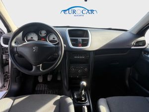 Peugeot 207 5p Envy 1.4i 75  - Foto 8