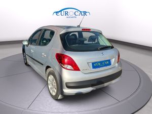 Peugeot 207 5p Envy 1.4i 75  - Foto 5