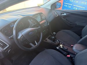 Ford Focus Berlina Black&Red Edition 1.5 EcoBoost 182 CV Auto-Start-Stop  - Foto 18