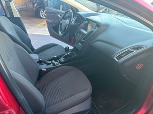 Ford Focus Berlina Black&Red Edition 1.5 EcoBoost 182 CV Auto-Start-Stop  - Foto 28