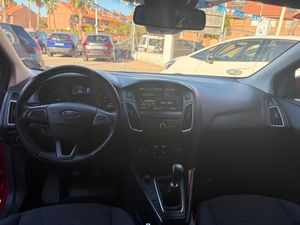 Ford Focus Berlina Black&Red Edition 1.5 EcoBoost 182 CV Auto-Start-Stop  - Foto 23