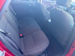 Ford Focus Berlina Black&Red Edition 1.5 EcoBoost 182 CV Auto-Start-Stop  - Foto 29
