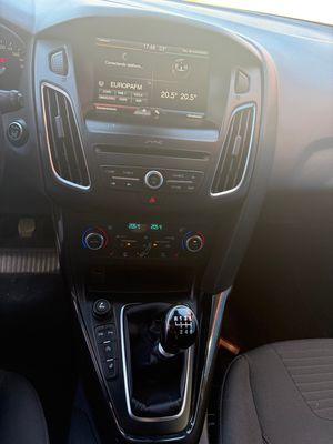 Ford Focus Berlina Black&Red Edition 1.5 EcoBoost 182 CV Auto-Start-Stop  - Foto 15