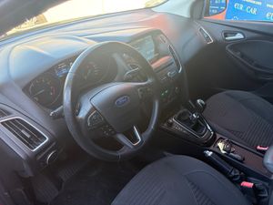 Ford Focus Berlina Black&Red Edition 1.5 EcoBoost 182 CV Auto-Start-Stop  - Foto 17