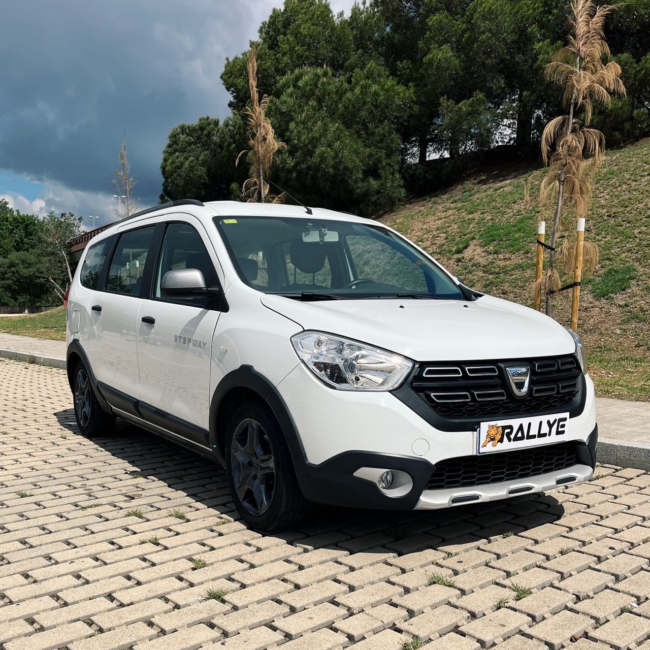 Dacia Lodgy 1.5 DcI 110 CV Stepway 7 plazas   - Foto 1