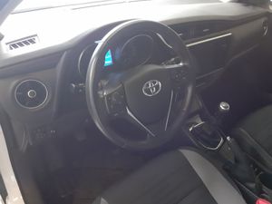 Toyota Auris 1.4 90D Active 5p   - Foto 8